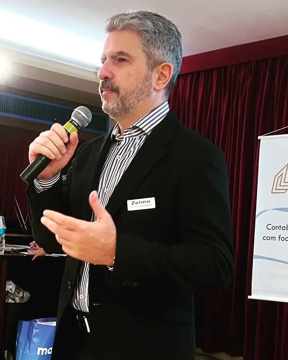 Dr. Zelmo Simionato em palestra